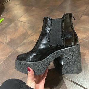 COOL PLANET BY STEVE MADDEN PLATFORM BOOT
